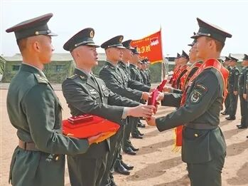 陆军某合成旅合成二营装甲步兵一连...